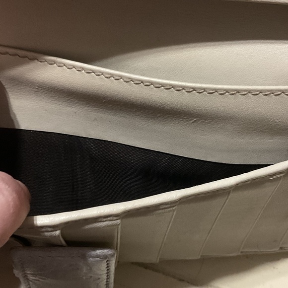 GUCCI VINTAGE WALLET ***NEEDS LOVE*** - Picture 8 of 11